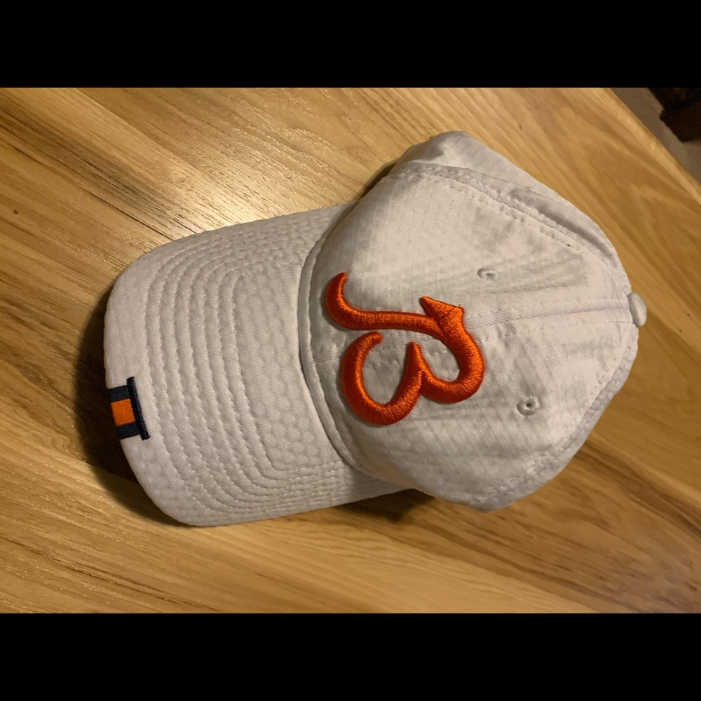 New Era Chicago Bears Hat, never worn